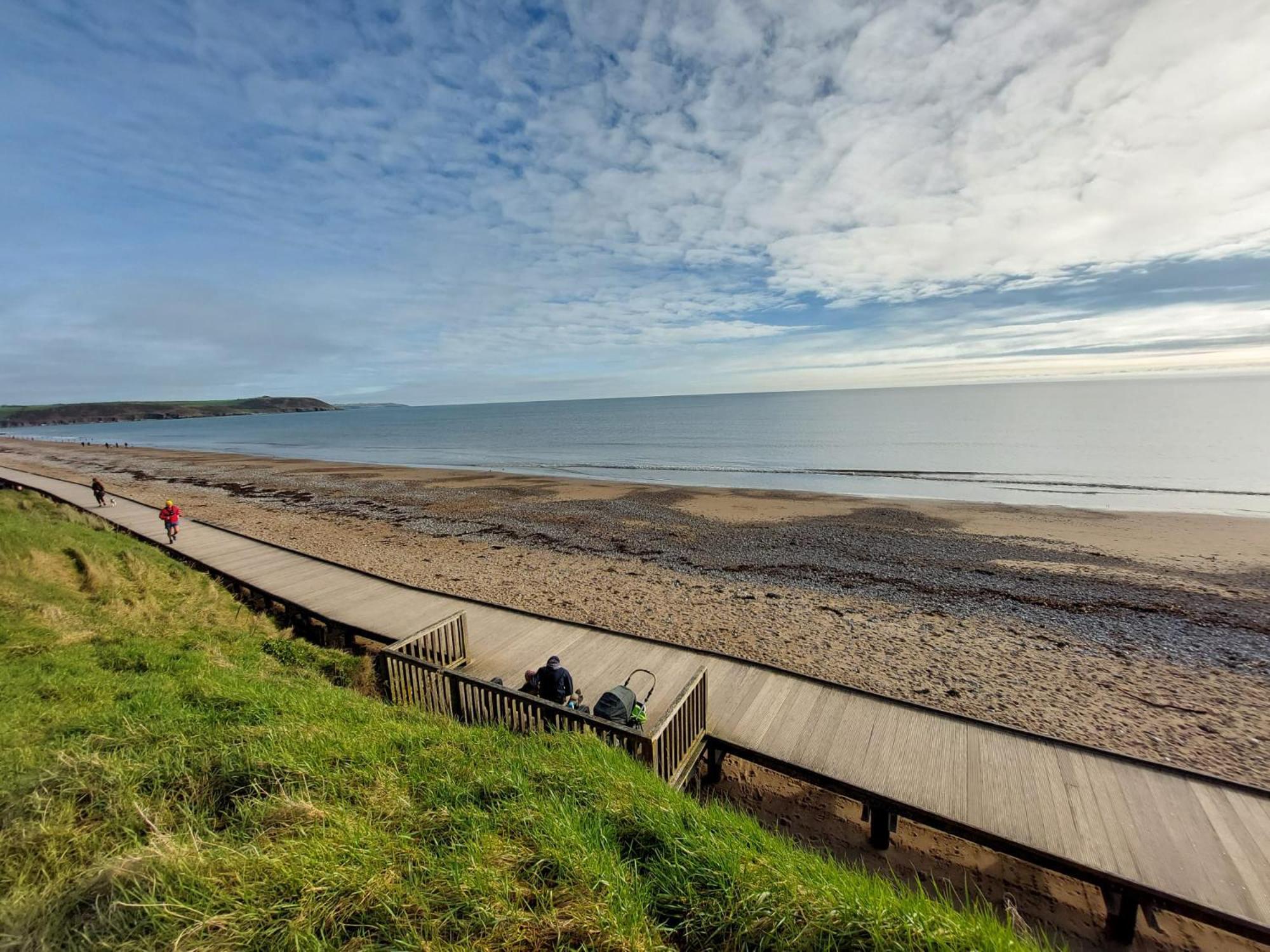 Sea Whispers - My Charming Costal Retreat In Youghal Kültér fotó