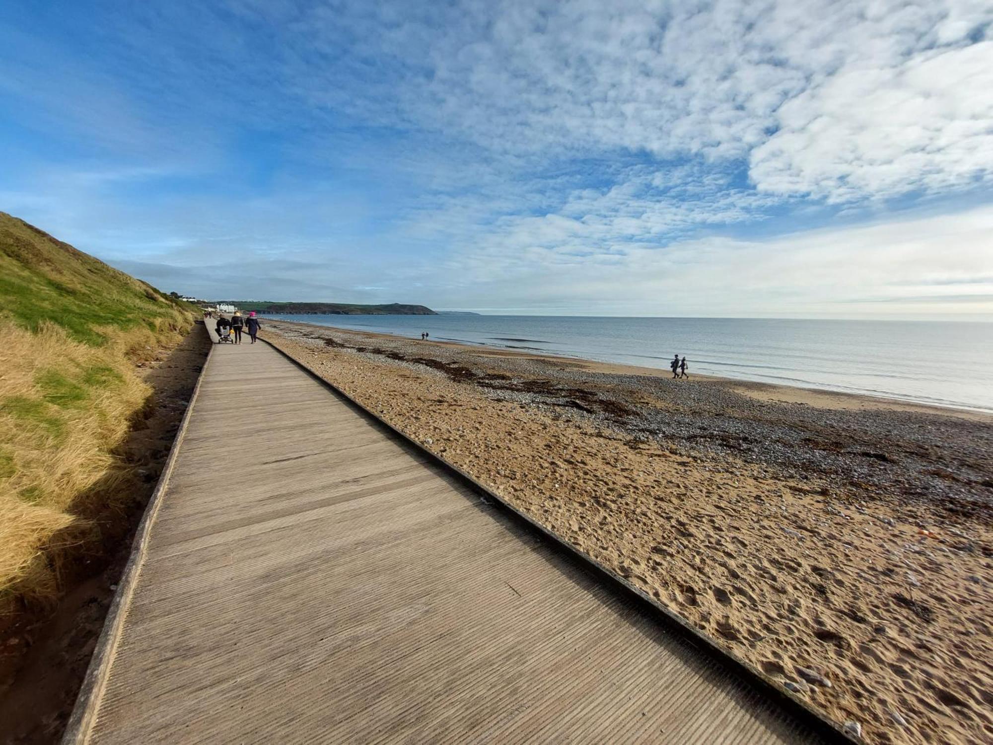 Sea Whispers - My Charming Costal Retreat In Youghal Kültér fotó