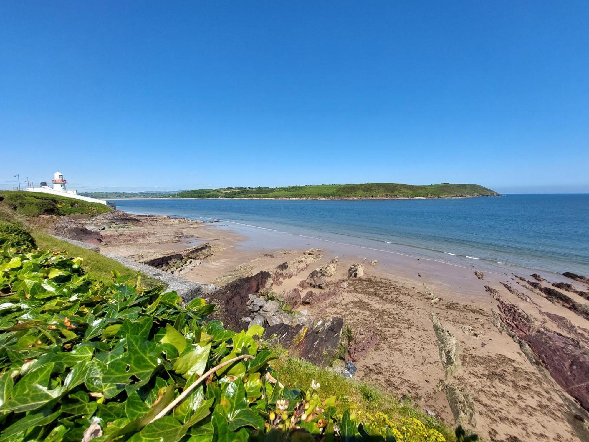 Sea Whispers - My Charming Costal Retreat In Youghal Kültér fotó