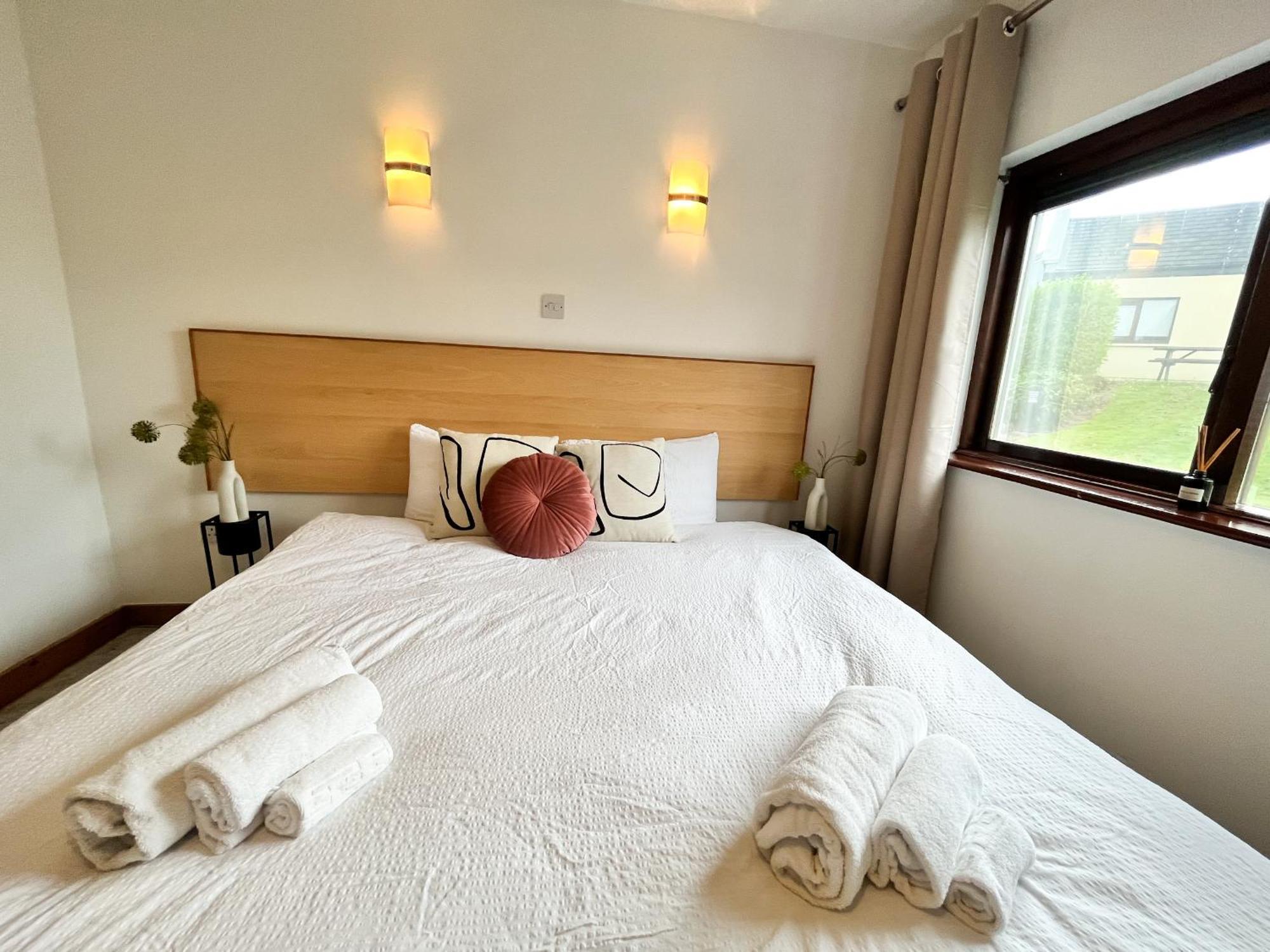 Sea Whispers - My Charming Costal Retreat In Youghal Kültér fotó