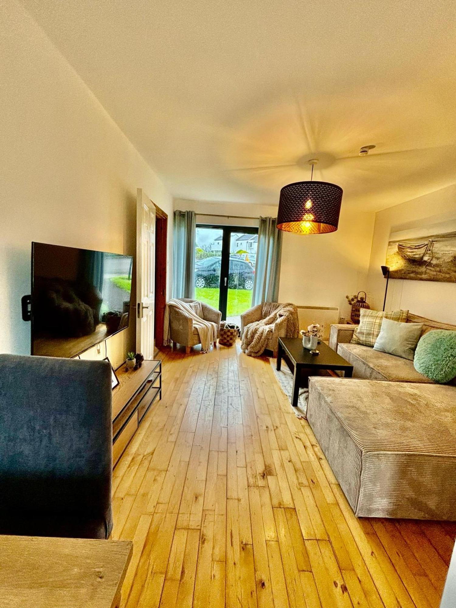 Sea Whispers - My Charming Costal Retreat In Youghal Kültér fotó