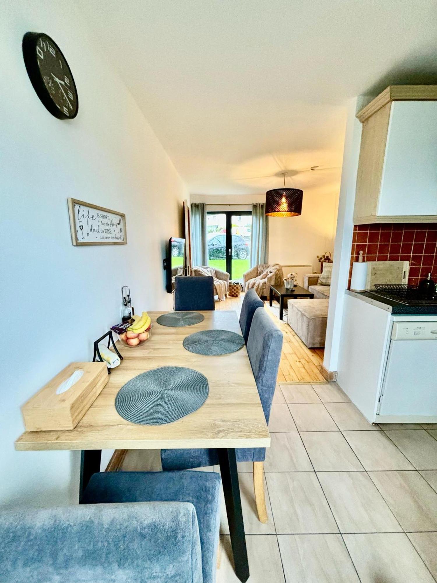 Sea Whispers - My Charming Costal Retreat In Youghal Kültér fotó